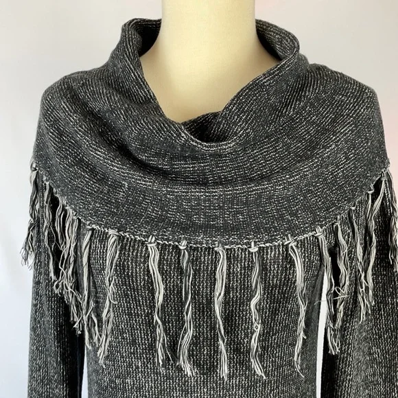 Romeo & Juliet Couture Black and Gray Fringe Sweater Dress - Size Small - Picture 2 of 12